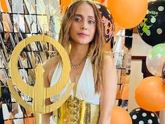 EliBaker - female with brown hair webcam at xLoveCam