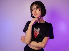 EliaVonne - female with black hair webcam at xLoveCam