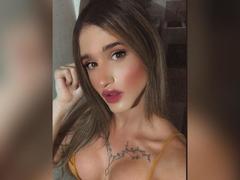 ElianMoon from xLoveCam