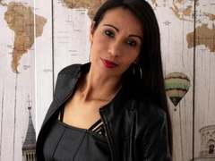 LauraFox - female with brown hair and  big tits webcam at xLoveCam