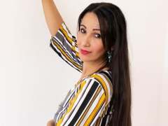 LauraFox from xLoveCam