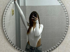 Elika-hot - blond female webcam at xLoveCam