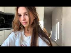 ElinaSoucie - female webcam at xLoveCam