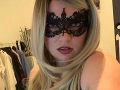 Elisa92-hot - female with black hair webcam at xLoveCam