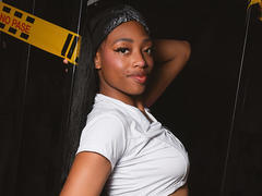 ElisabettaMonroy - female with brown hair webcam at xLoveCam