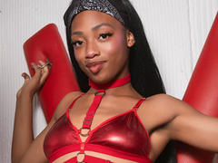 ElisabettaMonroy - female with brown hair webcam at xLoveCam