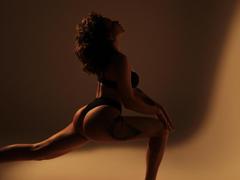 ElissGlow - female with brown hair webcam at xLoveCam