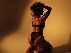 ElissGlow - female with brown hair webcam at xLoveCam