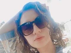 ElizaCanterville - female with brown hair webcam at LiveJasmin