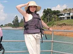 ElizaCanterville - female with brown hair webcam at LiveJasmin