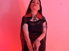 ElizabethDoom - female with black hair webcam at LiveJasmin