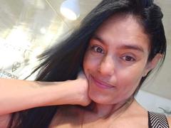 ElizabethManzon from xLoveCam