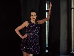 ElizabethSo - female with black hair and  small tits webcam at xLoveCam