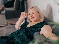 EllaBale - blond female with  big tits webcam at LiveJasmin