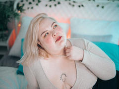 EllaBale - blond female with  big tits webcam at LiveJasmin