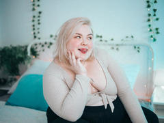 EllaBale - blond female with  big tits webcam at LiveJasmin