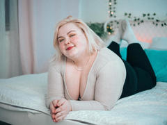 EllaBale - blond female with  big tits webcam at LiveJasmin