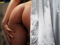 EllaElastik - blond female with  big tits webcam at xLoveCam