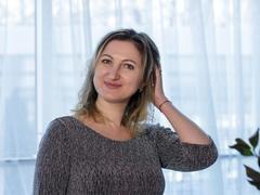 EllaLessie from xLoveCam