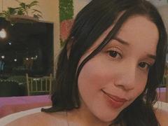 ElaMaxwell - female with brown hair webcam at LiveJasmin