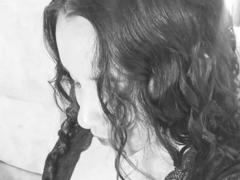 ElaMaxwell - female with brown hair webcam at LiveJasmin