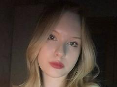 EllamaeRaugust - female webcam at xLoveCam