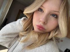 EllamaeRaugust - female webcam at xLoveCam