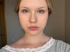 EllamaeRaugust from xLoveCam