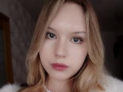 EllamaeRaugust - female webcam at xLoveCam