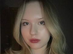 EllamaeRaugust - female webcam at xLoveCam