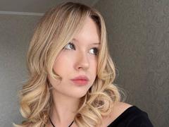 EllamaeRaugust - female webcam at xLoveCam