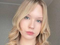 EllamaeRaugust - female webcam at xLoveCam