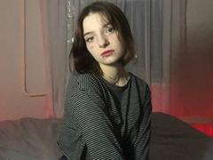 ElleBloom from xLoveCam