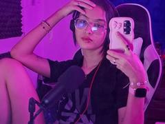 EllectraX - female with black hair webcam at xLoveCam