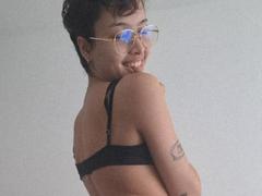 EllectraX - female with black hair webcam at xLoveCam