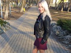 LuxAhNika - blond female webcam at xLoveCam