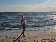 LuxAhNika - blond female webcam at xLoveCam