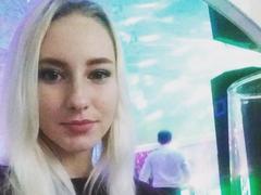 LuxAhNika - blond female webcam at xLoveCam