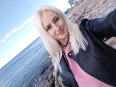 LuxAhNika - blond female webcam at xLoveCam