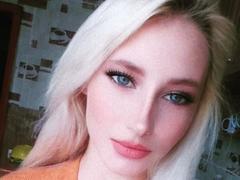 LuxAhNika from xLoveCam