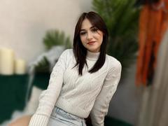 ElliMorgan - female with brown hair webcam at LiveJasmin