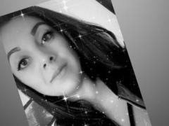 SophieKyle - female with black hair webcam at xLoveCam