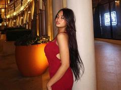 ElleJames - shemale with black hair webcam at LiveJasmin