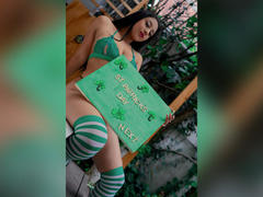 ElliePayton - female with black hair webcam at xLoveCam