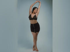 ElliePayton - female with black hair webcam at xLoveCam