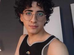 ElliotNoir - male webcam at xLoveCam