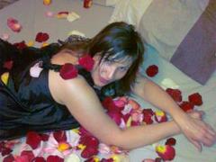 Ellita - female with brown hair webcam at xLoveCam