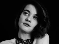 DouceElo - female with brown hair webcam at xLoveCam