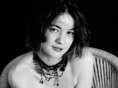 DouceElo - female with brown hair webcam at xLoveCam