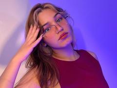 ElodieGardner - blond female webcam at xLoveCam